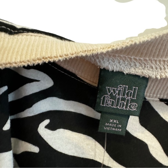 WILD FABLE Raw Hem Boxy Cut Tee Zebra Print Cotton Edgy Fun Transitional Trendy - Picture 8 of 11